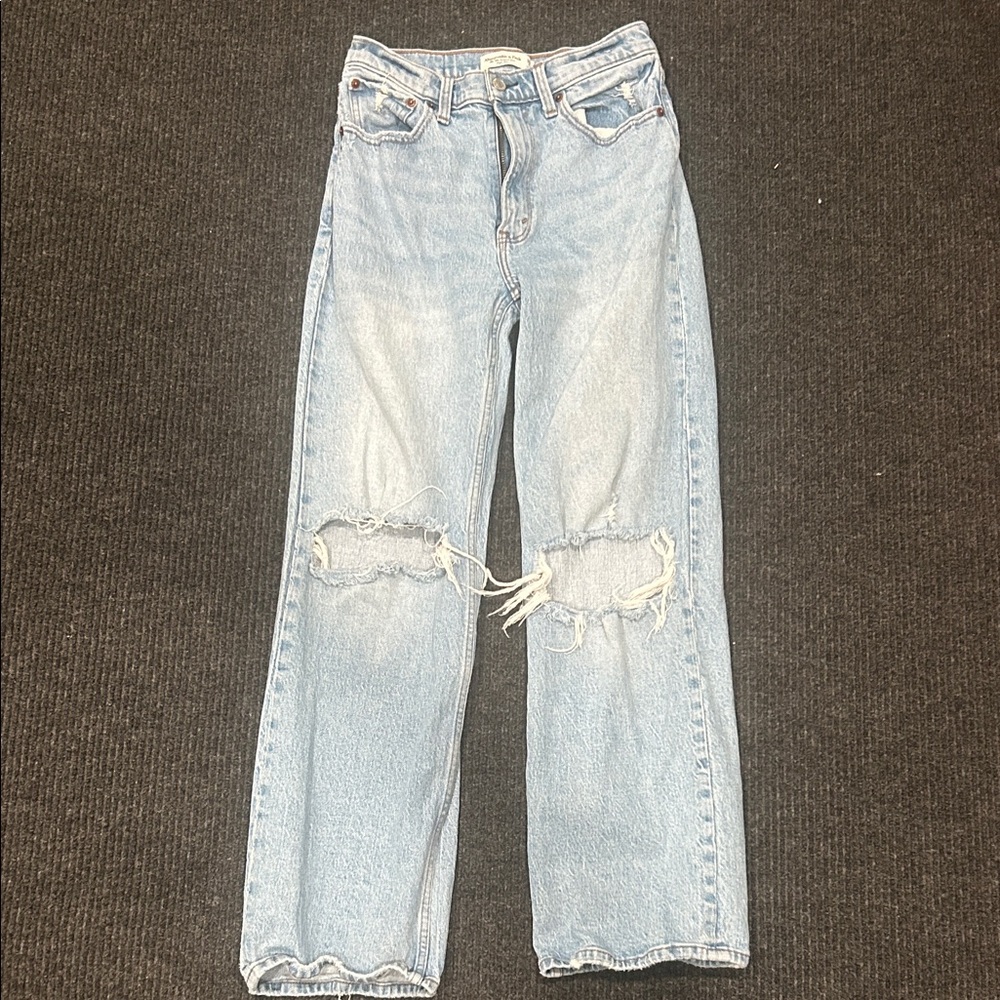 Abercrombie & Fitch The 90s High Rise Relaxed Jean Size 26/2S